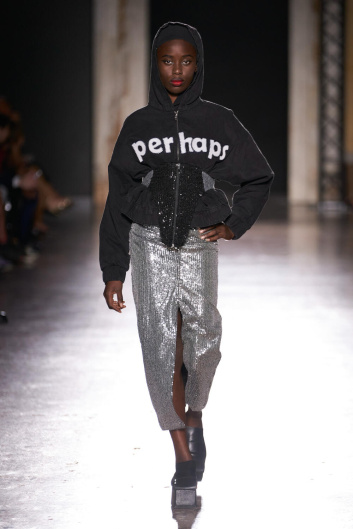 Fotoservizio/SS 2024/WOMEN/SFILATA/MAXIVIVE/DP2/2