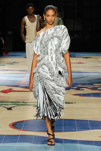 Fotoservizio/SS 2024/WOMEN/SFILATA/BOTTEGA VENETA/DP2/27
