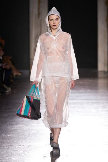 Fotoservizio/SS 2024/WOMEN/SFILATA/MAXIVIVE/DP2/6