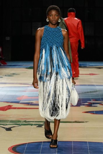 Fotoservizio/SS 2024/WOMEN/SFILATA/BOTTEGA VENETA/DP2/2