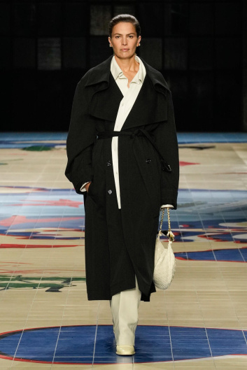 Fotoservizio/SS 2024/WOMEN/SFILATA/BOTTEGA VENETA/DP2/16