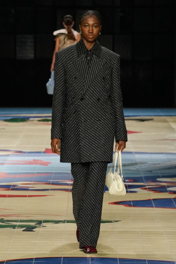 Fotoservizio/SS 2024/WOMEN/SFILATA/BOTTEGA VENETA/DP2/21
