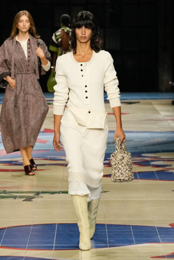 Fotoservizio/SS 2024/WOMEN/SFILATA/BOTTEGA VENETA/DP2/26