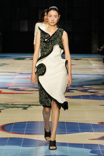 Fotoservizio/SS 2024/WOMEN/SFILATA/BOTTEGA VENETA/DP2/17