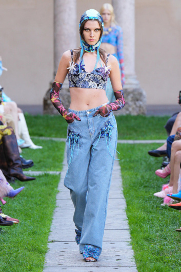 Fotoservizio/SS 2024/WOMEN/SFILATA/SHUTING QIU/DP2/12