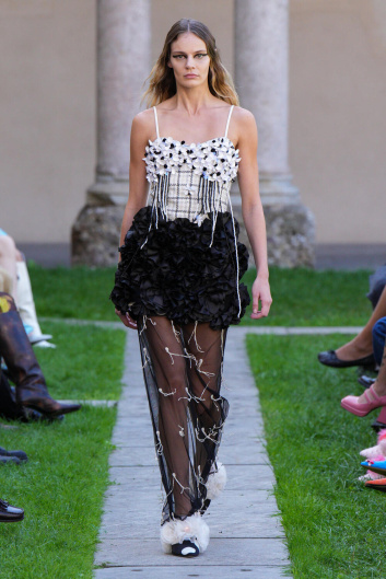 Fotoservizio/SS 2024/WOMEN/SFILATA/SHUTING QIU/DP2/30
