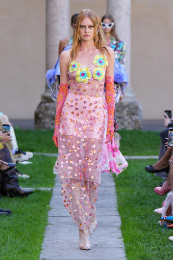 Fotoservizio/SS 2024/WOMEN/SFILATA/SHUTING QIU/DP2/33