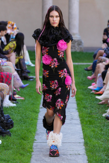 Fotoservizio/SS 2024/WOMEN/SFILATA/SHUTING QIU/DP2/24