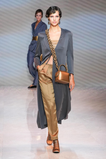 Fotoservizio/SS 2024/WOMEN/SFILATA/GIORGIO ARMANI/DP2/0