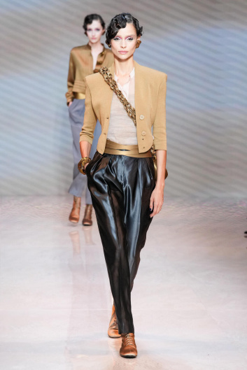 Fotoservizio/SS 2024/WOMEN/SFILATA/GIORGIO ARMANI/DP2/1