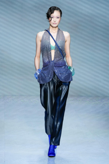 Fotoservizio/SS 2024/WOMEN/SFILATA/GIORGIO ARMANI/DP2/3