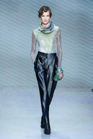 Fotoservizio/SS 2024/WOMEN/SFILATA/GIORGIO ARMANI/DP2/4