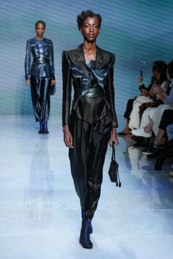 Fotoservizio/SS 2024/WOMEN/SFILATA/GIORGIO ARMANI/DP2/7