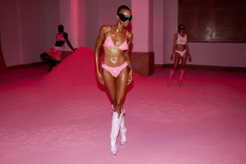 Fotoservizio/SS 2024/WOMEN/PRESENTAZIONE/SSHEENA/DP2/6