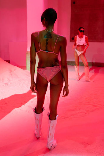 Fotoservizio/SS 2024/WOMEN/PRESENTAZIONE/SSHEENA/DP2/7