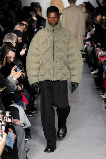 Fotoservizio/FW 24-25/MEN/SFILATA/NEIL BARRETT/DP2/4