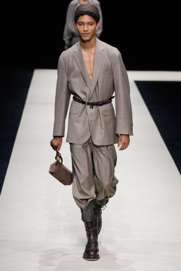 Fotoservizio/SS 2025/MEN/SFILATA/EMPORIO ARMANI/DP2/1