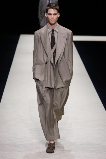 Fotoservizio/SS 2025/MEN/SFILATA/EMPORIO ARMANI/DP2/7