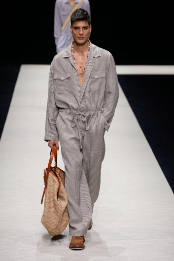 Fotoservizio/SS 2025/MEN/SFILATA/EMPORIO ARMANI/DP2/9