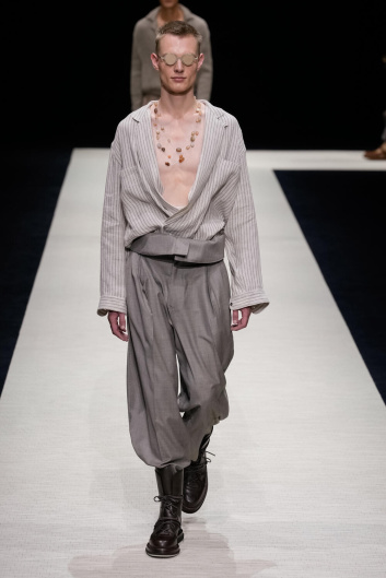 Fotoservizio/SS 2025/MEN/SFILATA/EMPORIO ARMANI/DP2/3