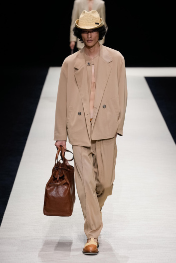 Fotoservizio/SS 2025/MEN/SFILATA/EMPORIO ARMANI/DP2/6