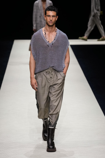 Fotoservizio/SS 2025/MEN/SFILATA/EMPORIO ARMANI/DP2/1