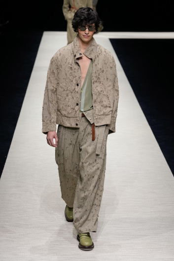 Fotoservizio/SS 2025/MEN/SFILATA/EMPORIO ARMANI/DP2/0