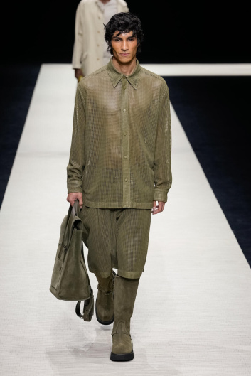 Fotoservizio/SS 2025/MEN/SFILATA/EMPORIO ARMANI/DP2/2