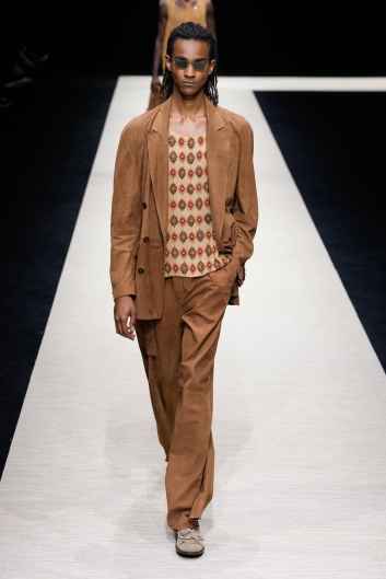Fotoservizio/SS 2025/MEN/SFILATA/EMPORIO ARMANI/DP2/13