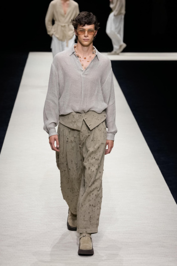 Fotoservizio/SS 2025/MEN/SFILATA/EMPORIO ARMANI/DP2/10