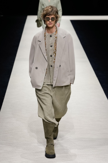 Fotoservizio/SS 2025/MEN/SFILATA/EMPORIO ARMANI/DP2/7