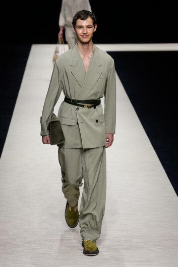 Fotoservizio/SS 2025/MEN/SFILATA/EMPORIO ARMANI/DP2/8