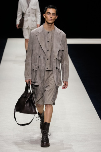 Fotoservizio/SS 2025/MEN/SFILATA/EMPORIO ARMANI/DP2/9