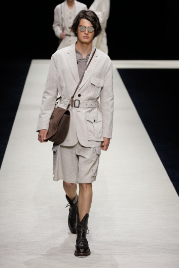 Fotoservizio/SS 2025/MEN/SFILATA/EMPORIO ARMANI/DP2/10