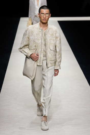Fotoservizio/SS 2025/MEN/SFILATA/EMPORIO ARMANI/DP2/14