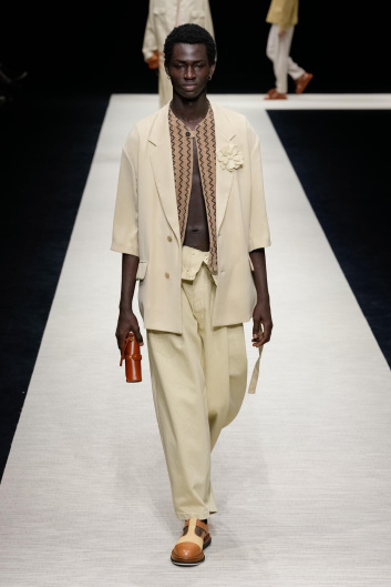 Fotoservizio/SS 2025/MEN/SFILATA/EMPORIO ARMANI/DP2/4