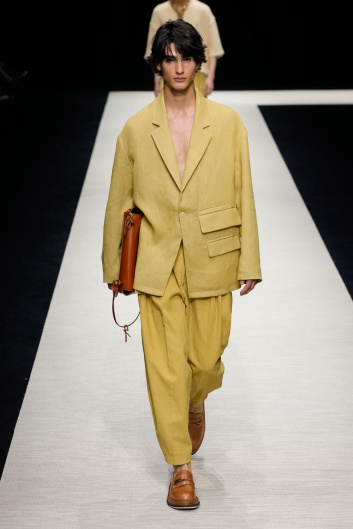 Fotoservizio/SS 2025/MEN/SFILATA/EMPORIO ARMANI/DP2/8
