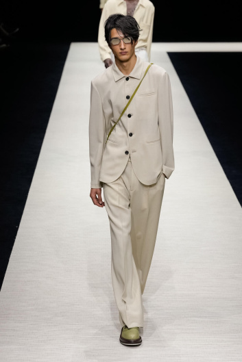 Fotoservizio/SS 2025/MEN/SFILATA/EMPORIO ARMANI/DP2/1