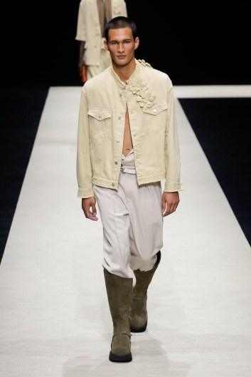 Fotoservizio/SS 2025/MEN/SFILATA/EMPORIO ARMANI/DP2/3