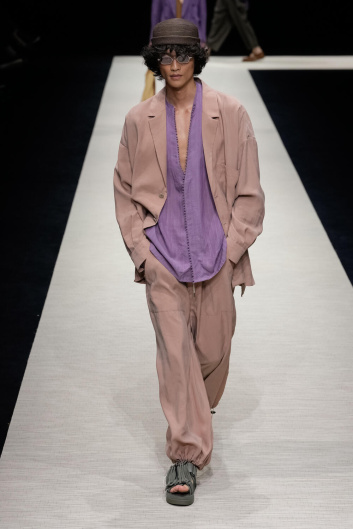 Fotoservizio/SS 2025/MEN/SFILATA/EMPORIO ARMANI/DP2/15