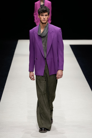 Fotoservizio/SS 2025/MEN/SFILATA/EMPORIO ARMANI/DP2/19