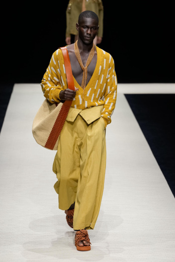 Fotoservizio/SS 2025/MEN/SFILATA/EMPORIO ARMANI/DP2/10