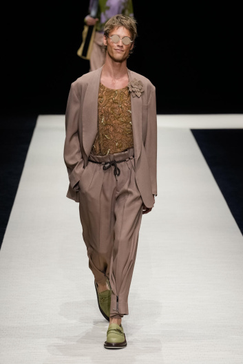 Fotoservizio/SS 2025/MEN/SFILATA/EMPORIO ARMANI/DP2/12