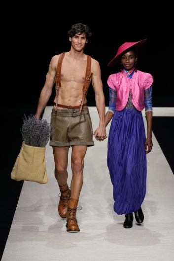 Fotoservizio/SS 2025/MEN/SFILATA/EMPORIO ARMANI/DP2/5