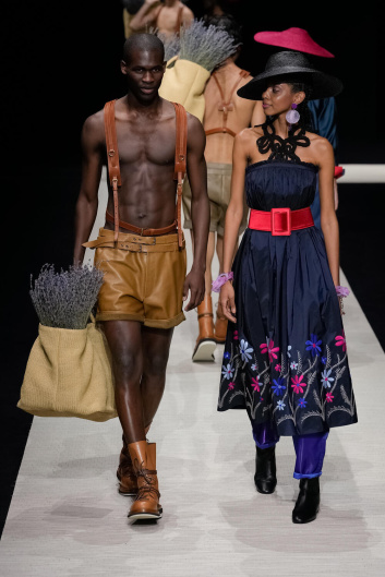 Fotoservizio/SS 2025/MEN/SFILATA/EMPORIO ARMANI/DP2/6