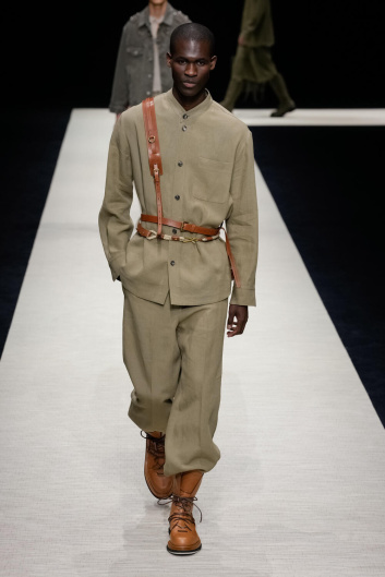 Fotoservizio/SS 2025/MEN/SFILATA/EMPORIO ARMANI/DP2/0
