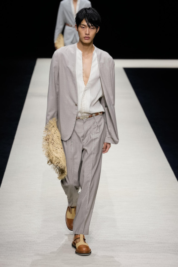 Fotoservizio/SS 2025/MEN/SFILATA/EMPORIO ARMANI/DP2/1
