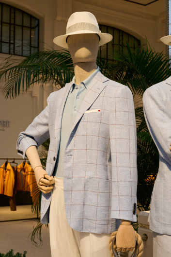 Fotoservizio/SS 2025/MEN/PRESENTAZIONE/KITON/DP2/26