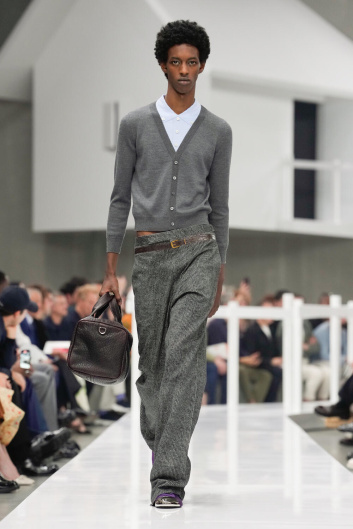 Fotoservizio/SS 2025/MEN/SFILATA/PRADA/DP2/4