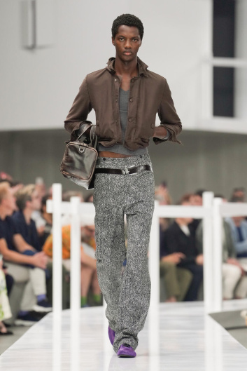 Fotoservizio/SS 2025/MEN/SFILATA/PRADA/DP2/4
